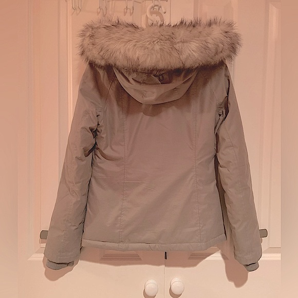TNA New Summit Jacket from Aritzia … like new! - Picture 6 of 16